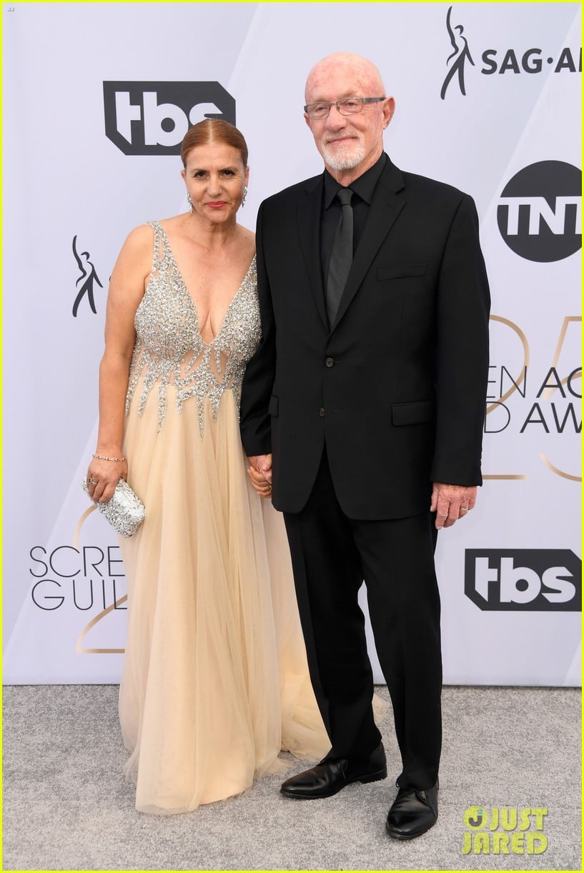 Bob Odenkirk, Rhea Seehorn & 'Better Call Saul' Cast Hit SAG Awards