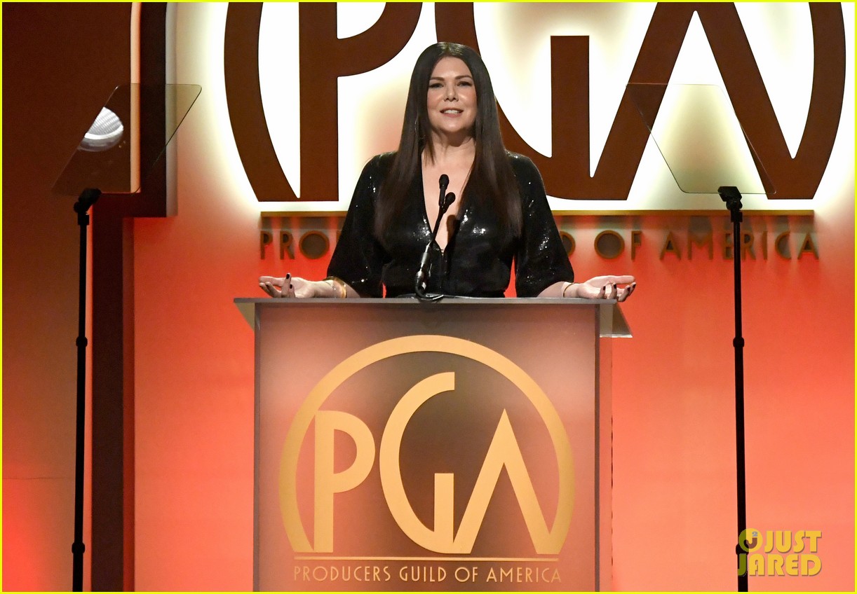 Kate Beckinsale, Constance Wu, & Mindy Kaling Show Off Their Style at