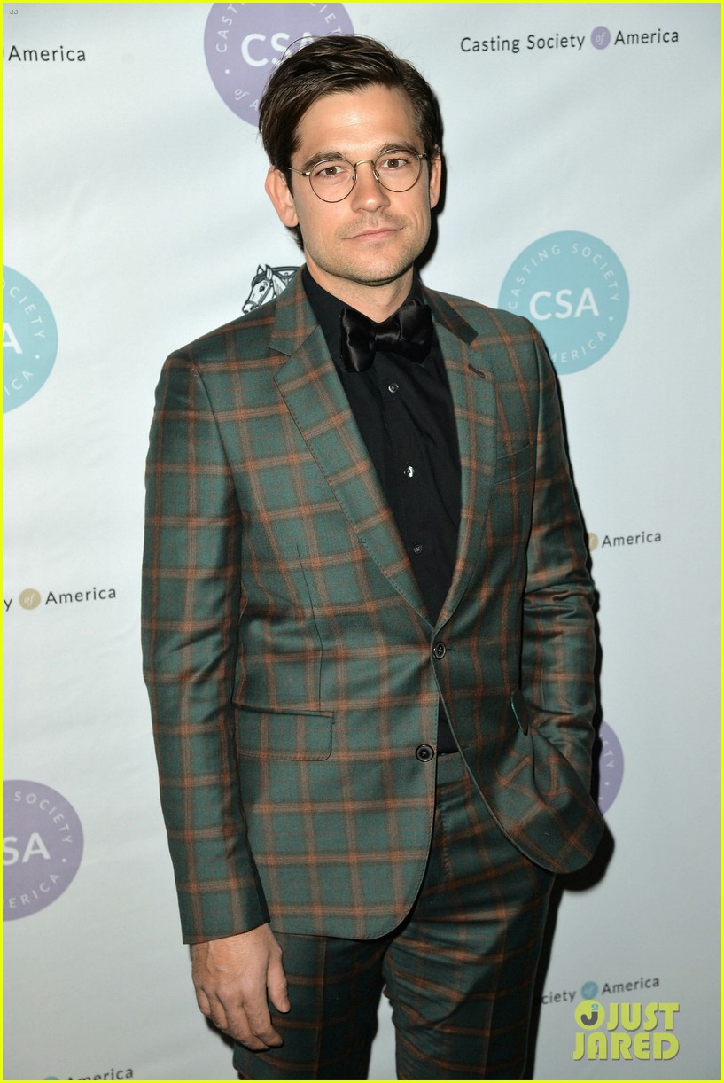 Rachel Brosnahan, Darren Criss, & Tina Fey Support Casting Directors at