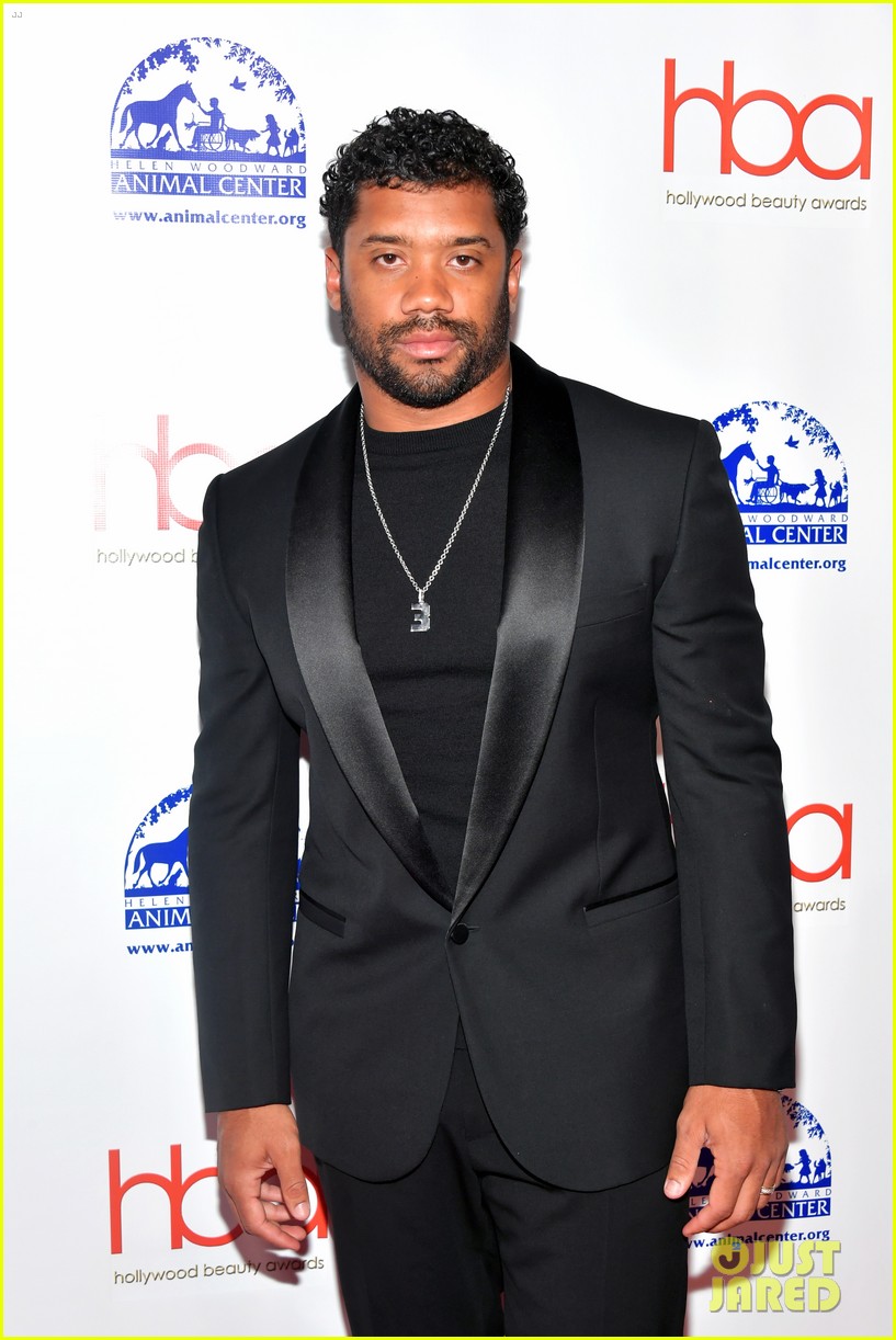 Ciara & Ashlee Simpson Rock Black Leather Looks for Hollywood Beauty