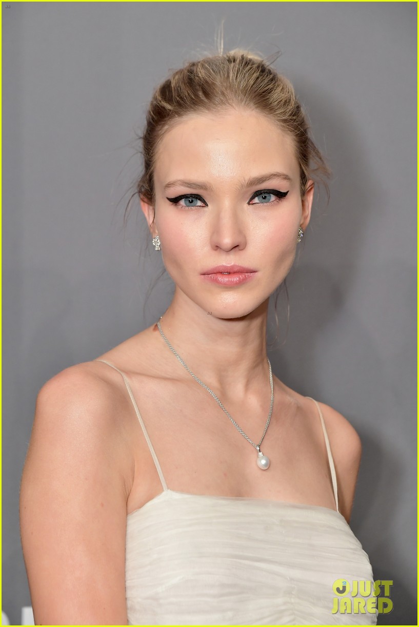 Heidi Klum, Alessandra Ambrosio, & Candice Swanepoel Stun at amfAR New