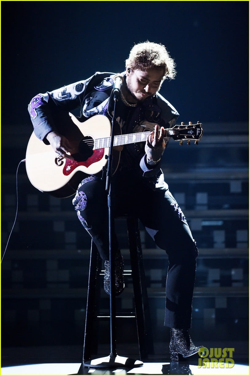 Post Malone & Red Hot Chili Peppers Perform 'Stay,' 'Rockstar' & 'Dark