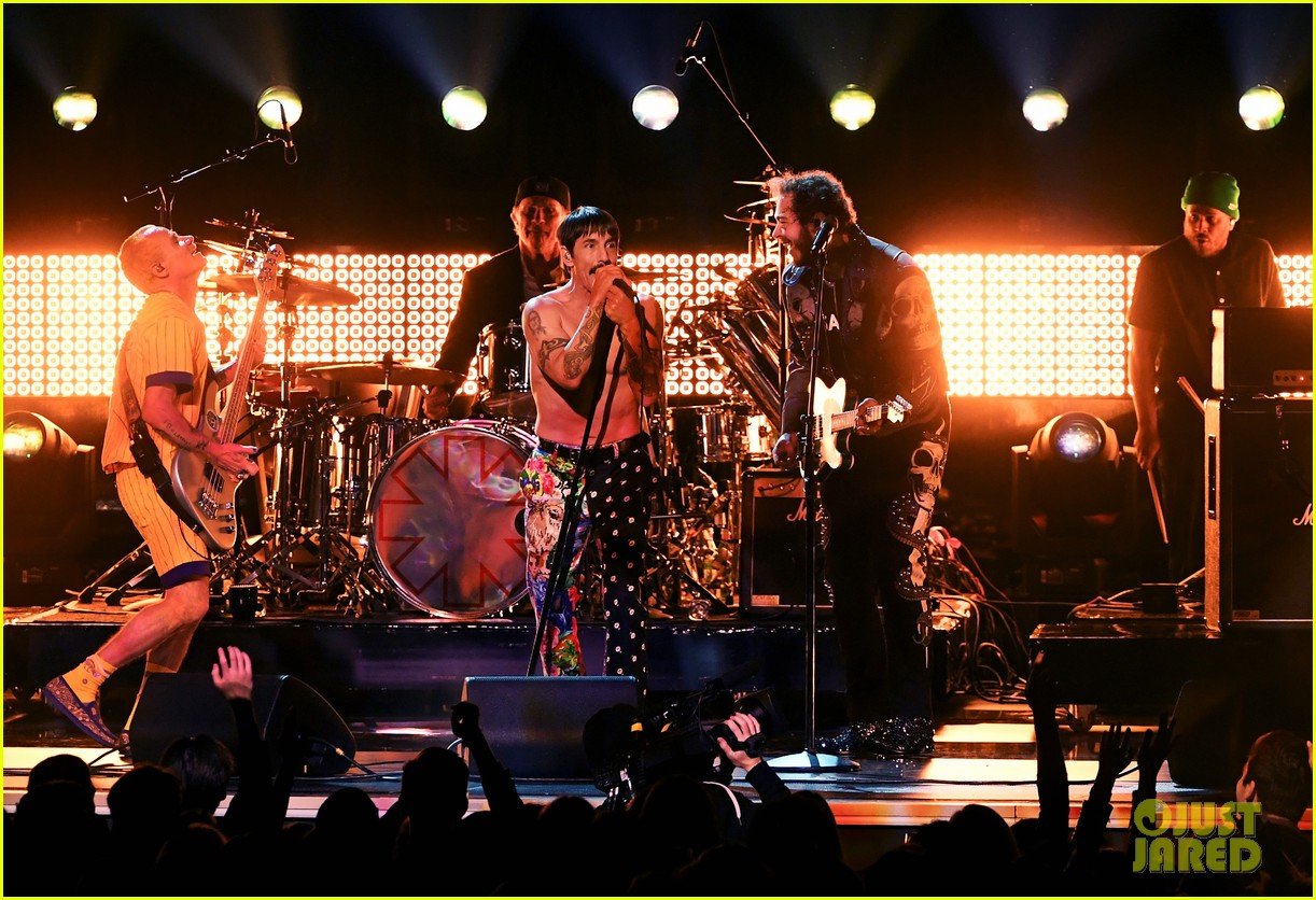 Post Malone & Red Hot Chili Peppers Perform 'Stay,' 'Rockstar' & 'Dark