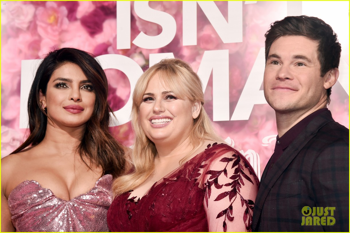 Rebel Wilson Joins 'Isn't It Romantic' Cast at Premiere!: Photo 4237767