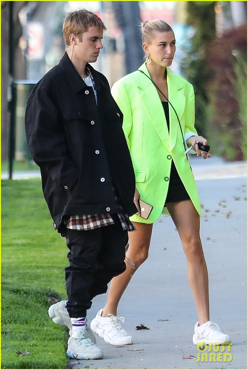 Justin & Hailey Bieber Look Fashionable Together in Beverly Hills