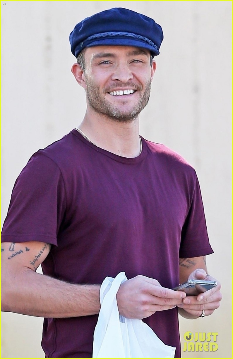 Ed Westwick is All Smiles at Lunch in L.A.: Photo 4258089 | Ed Westwick