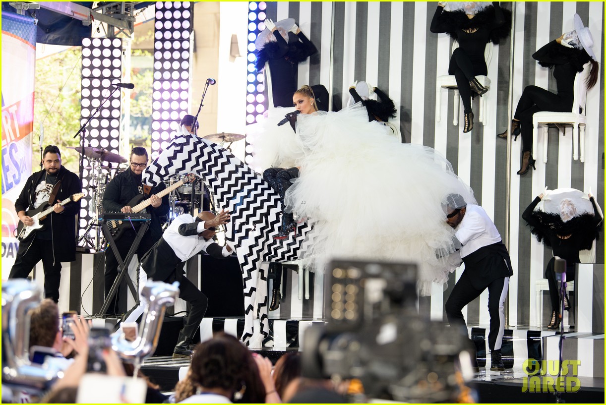 Jennifer Lopez Wows with Her 'Today Show' Performances! (Video): Photo
