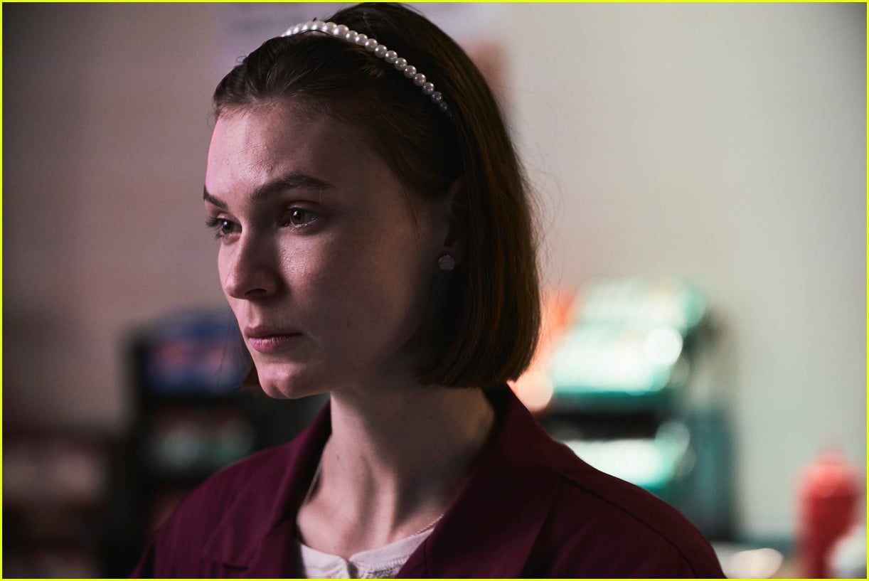 Josh Hutcherson & Suki Waterhouse Star in 'Burn' Get a First Look at