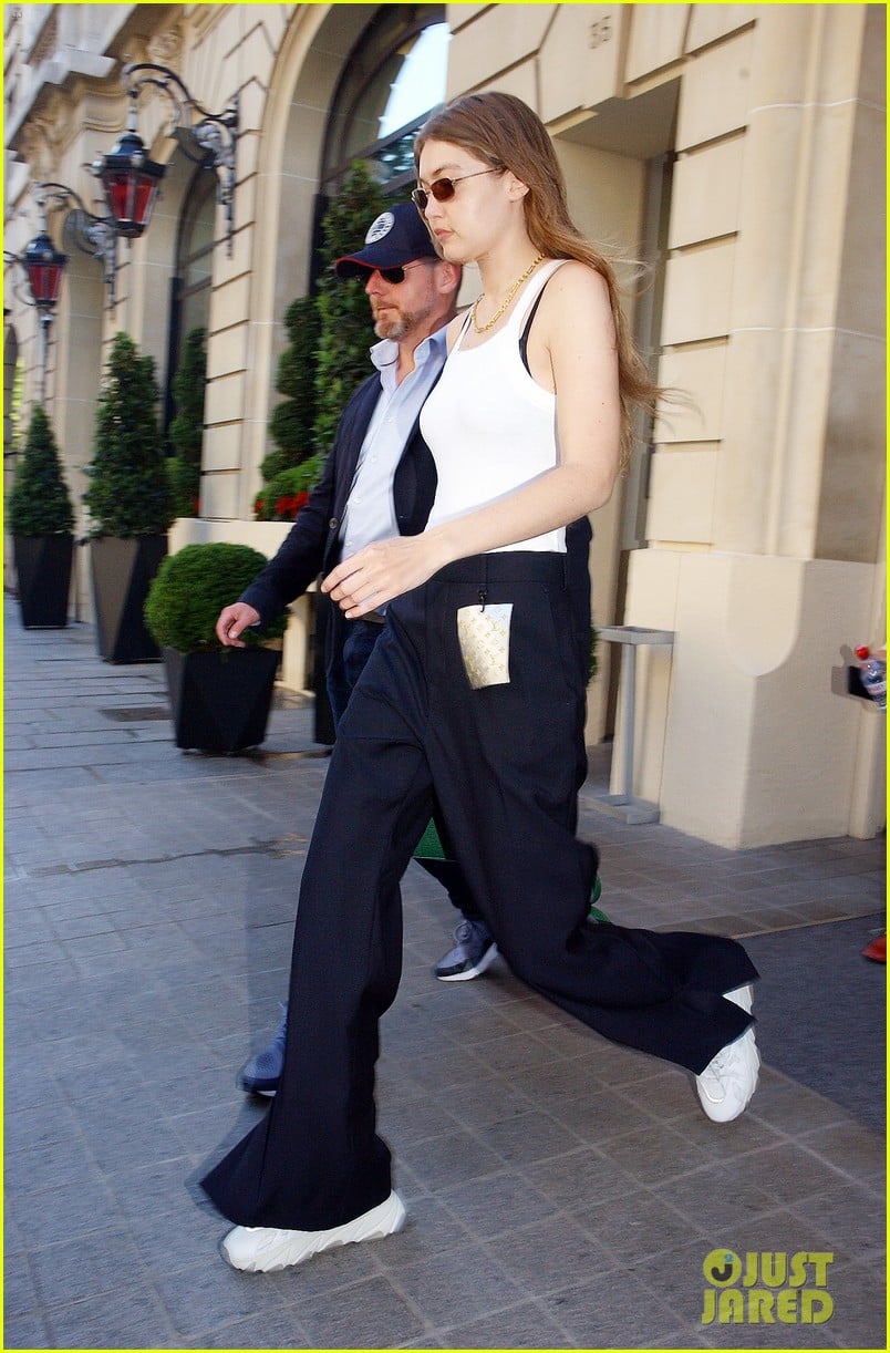 Gigi Hadid Turns Heads in Cool Versace Pants in Paris Photo 4312617