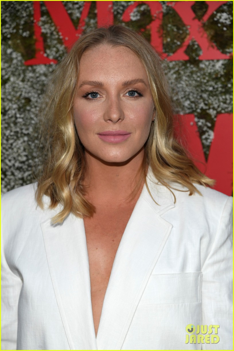 January Jones Shows Off New Blunt Bob At Max Mara Face Of The