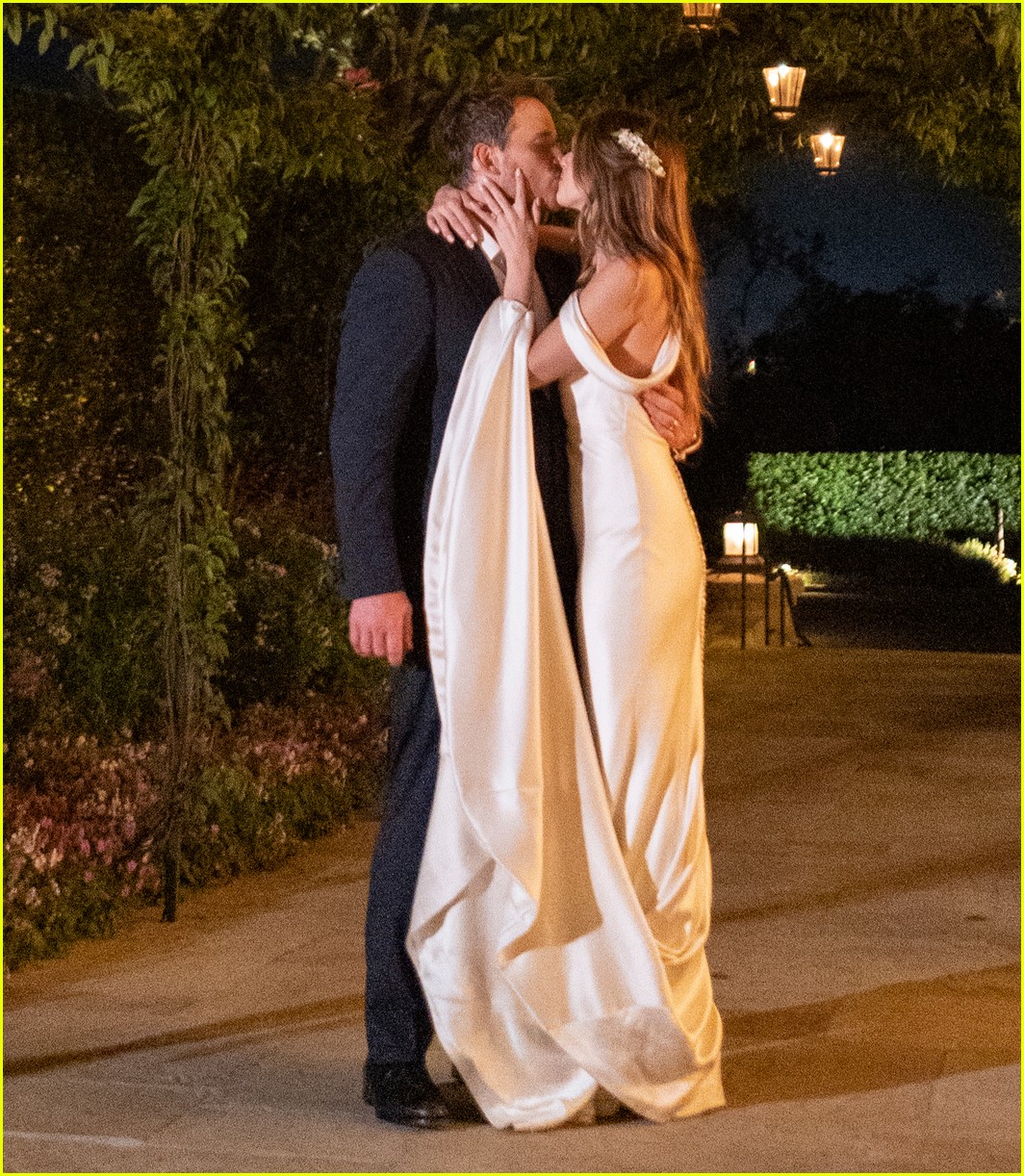 Chris Pratt & Katherine Schwarzenegger Share More Wedding Photos