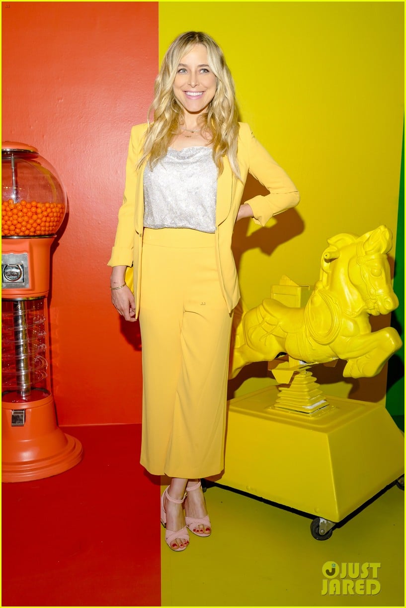 Sofia Richie Celebrates PRIDE With Jenny Mollen & Jason Biggs in NYC
