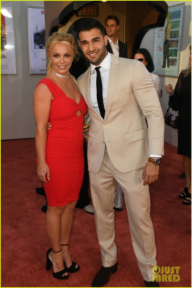 Britney Spears & Sam Asghari Make Red Carpet Debut at 