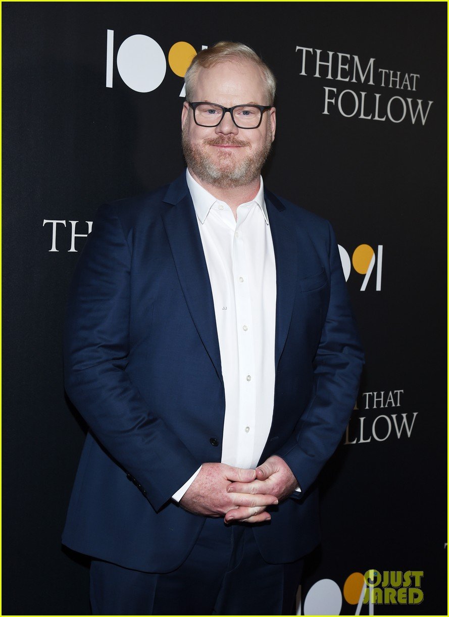 Kaitlyn Dever & Alice Englert Premiere 'Them That Follow' in L.A