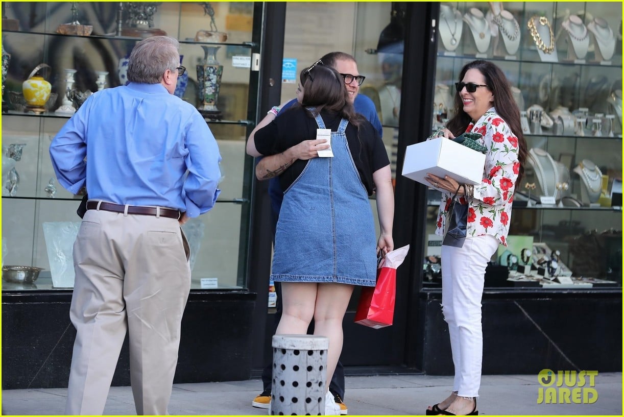 Jonah Hill & Sister Beanie Feldstein Get Dinner with Their Parents