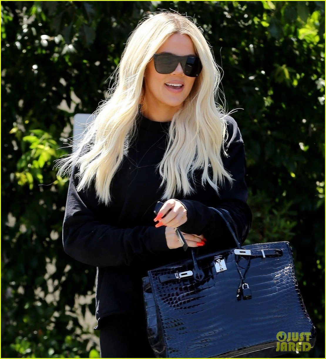 Khloe Kardashian Wears All Black to Kick Start Her Tuesday: Photo