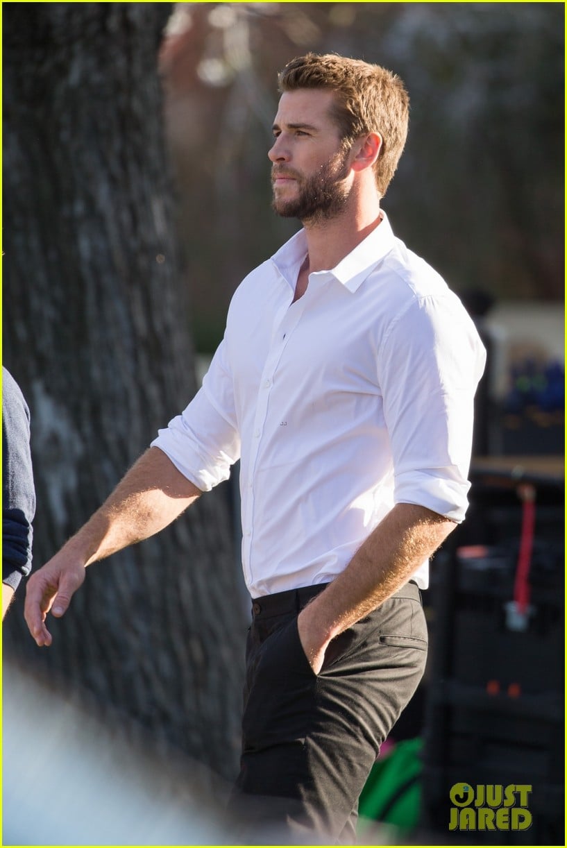 Liam Hemsworth Returns Home to Melbourne For Commercial Shoot Photo