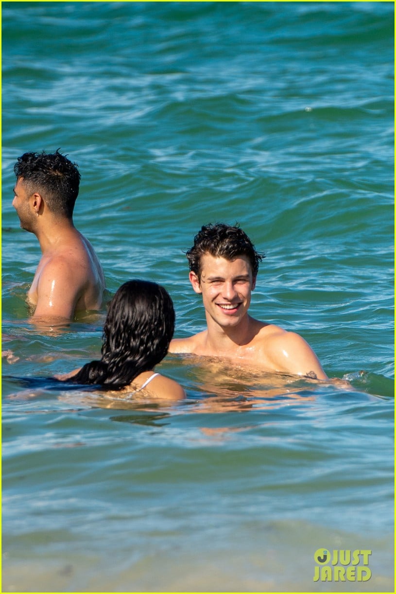 Shawn Mendes & Camila Cabello Kiss at the Beach, Flaunt Hot Bodies in Miami! Photo 4328413