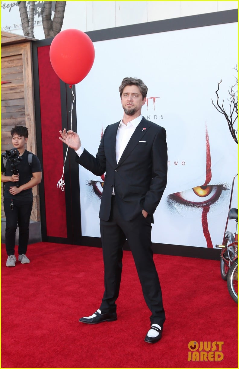 it chapter 2 premiere