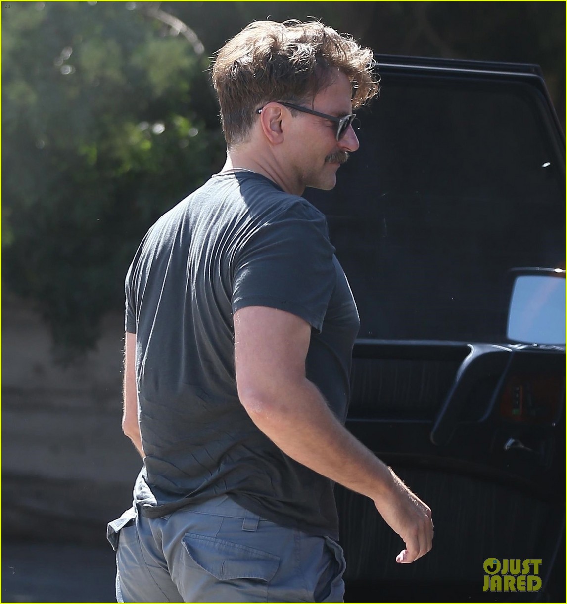 Bradley Cooper Has A New Shorter Haircut Photo 4339505 Bradley Cooper Pictures Just Jared