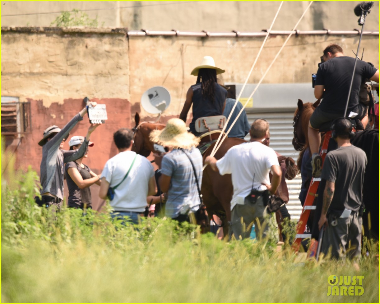 Idris Elba Rides a Horse for 'Concrete Cowboys' Filming Photo 4332512