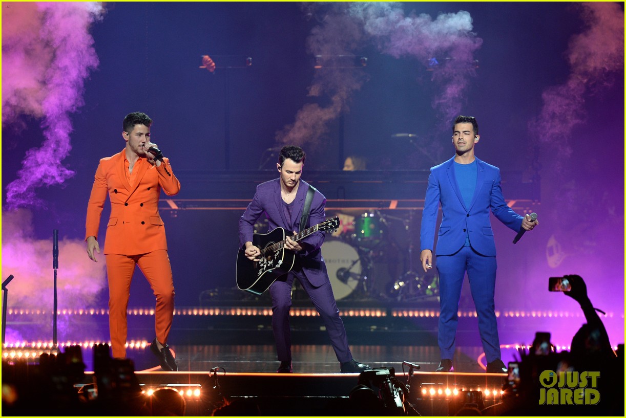 The Jonas Brothers Kick Off 'Happiness Begins' Tour in Miami See the