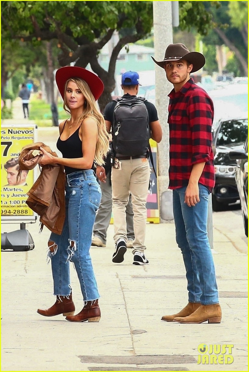 'The Bachelor' Peter Weber Spotted on a One-on-One Date ...