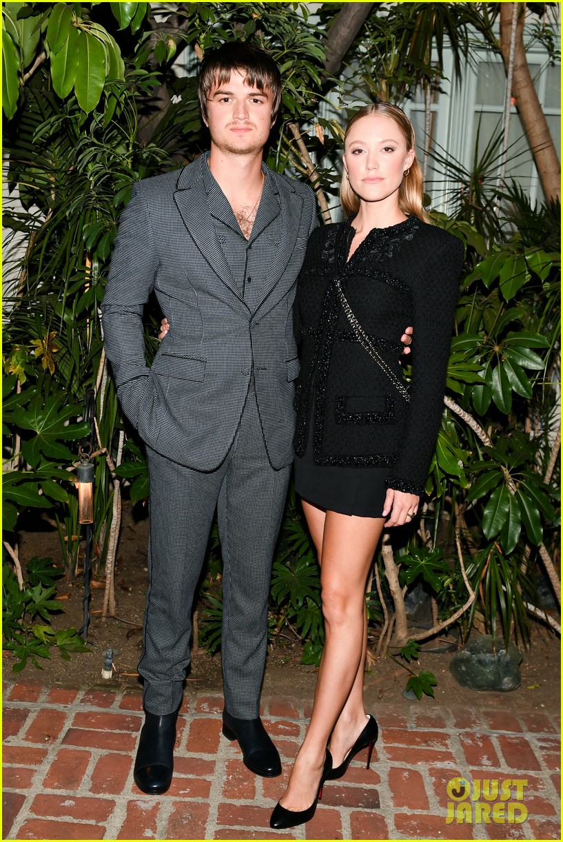 Joe Keery Sports New Haircut at Chanel Dinner With Girlfriend Maika