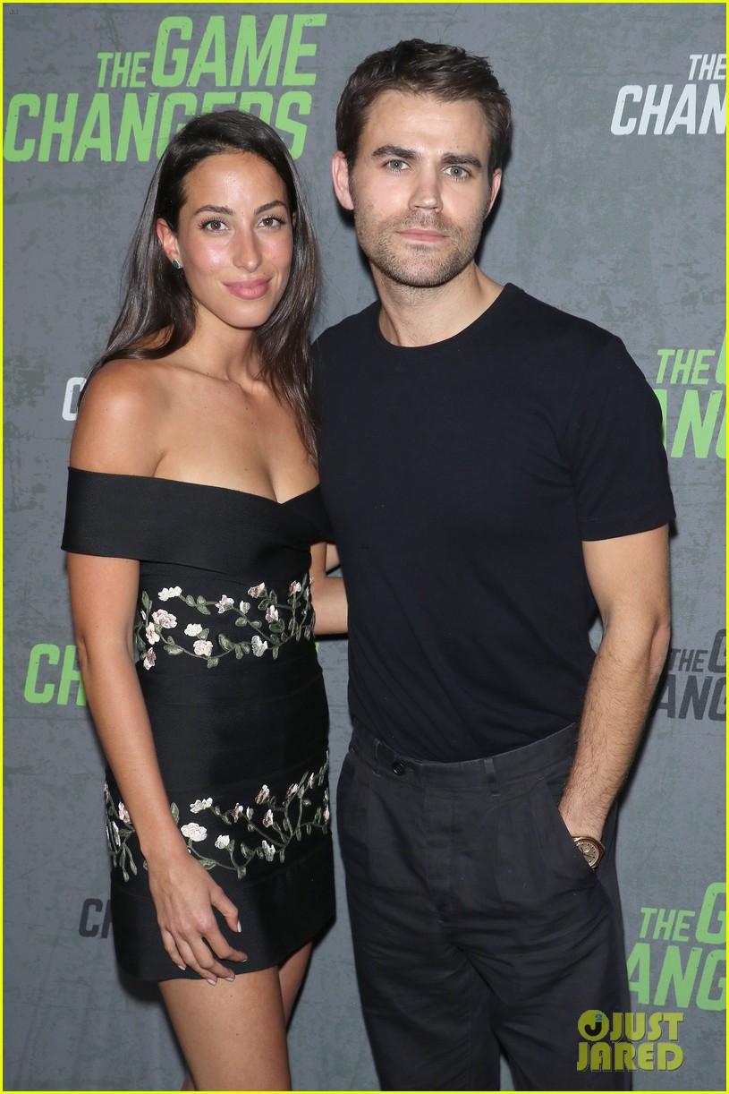 Serena Williams Supports Husband Alexis Ohanian At Game Changers Premiere Photo 4349719 Adrian Grenier Edie Falco Husband Alexis Ohanian Jon Stewart Mehmet Oz Paul Wesley Serena Williams Pictures Just Jared