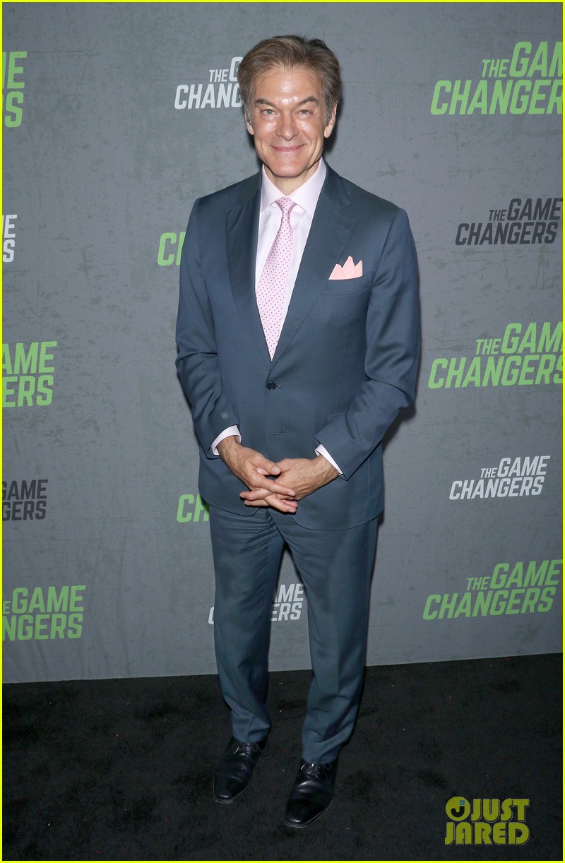 Serena Williams Supports Husband Alexis Ohanian At Game Changers Premiere Photo 4349732 Adrian Grenier Edie Falco Husband Alexis Ohanian Jon Stewart Mehmet Oz Paul Wesley Serena Williams Pictures Just Jared