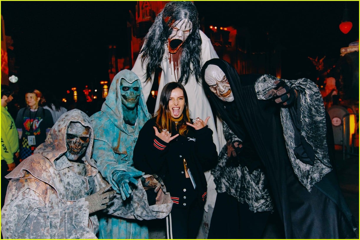 Miley Cyrus, Bella Thorne, &amp; More Stars Were at Halloween Horror Nights