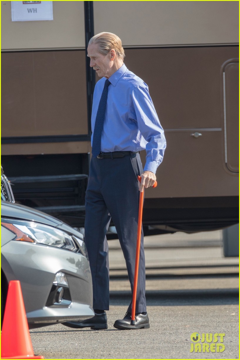 William Hurt Photographed on �Black Widow� Set, Fans