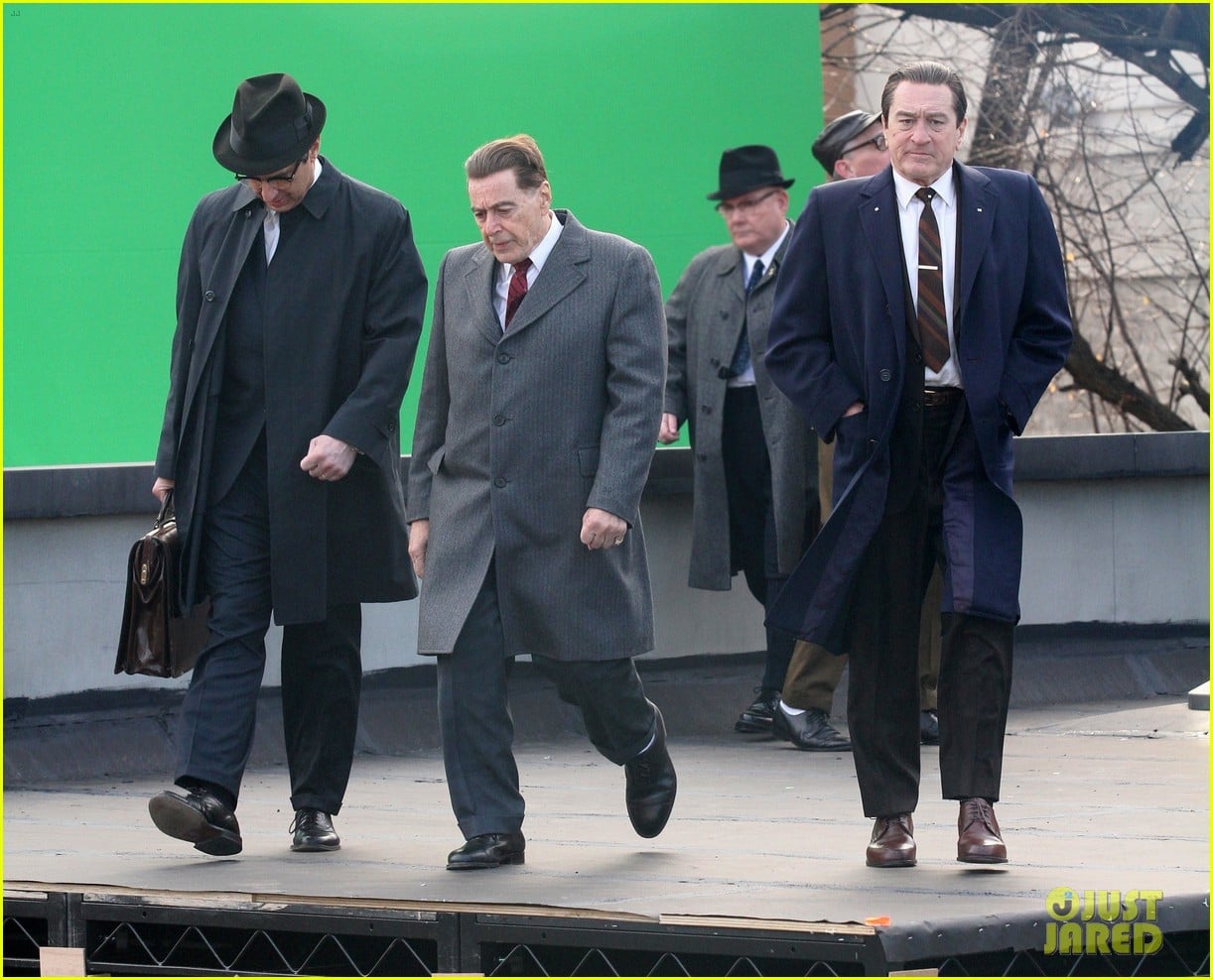 Here&rsquo;s How Robert De Niro Looks So Tall in &lsquo;The Irishman&rsquo;: Photo