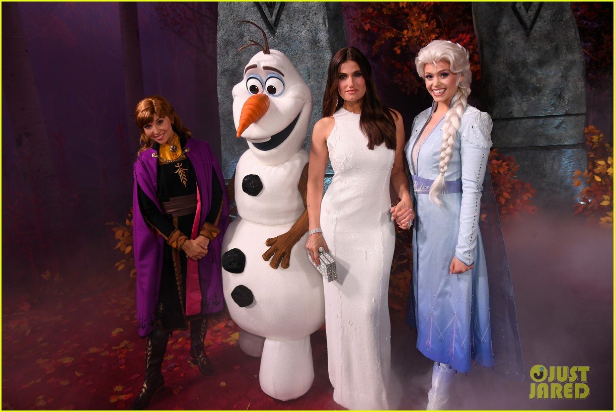 Idina Menzel, Kristen Bell, & 'Frozen 2' Cast Attend the Film's L.A