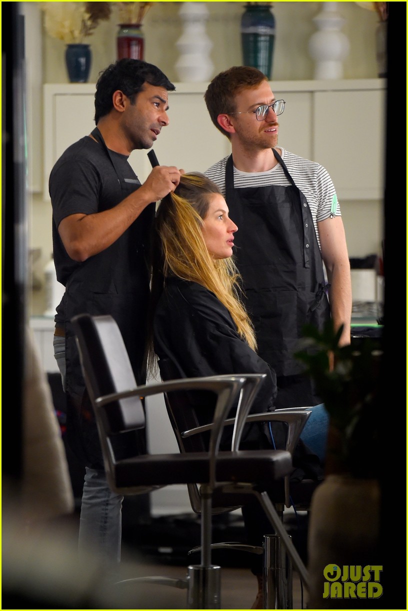 Gisele Bundchen Gets Her Hair Highlighted By Pal Hairstylist Harry