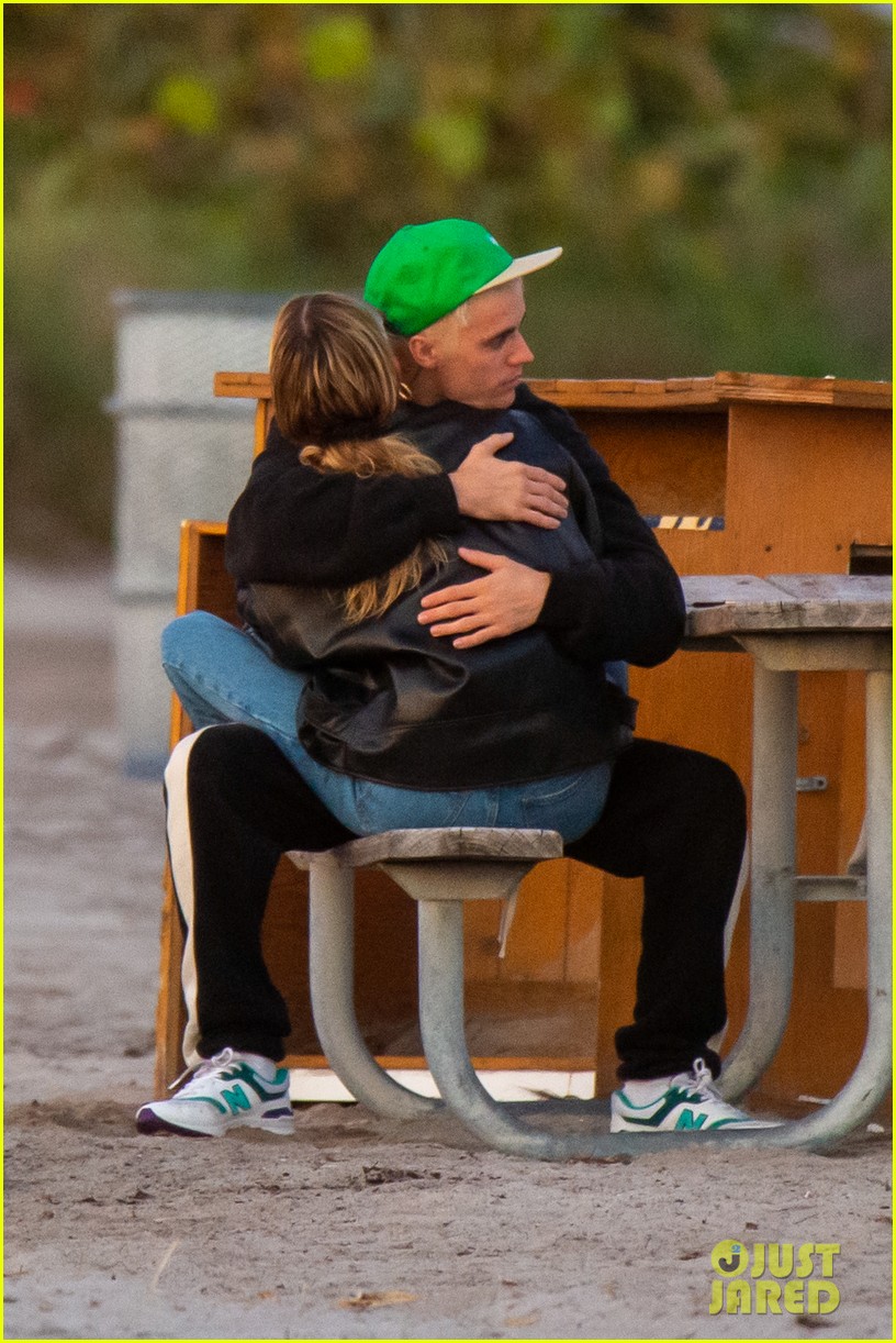 Justin & Hailey Bieber Grab Juice After Sharing a Tender ...