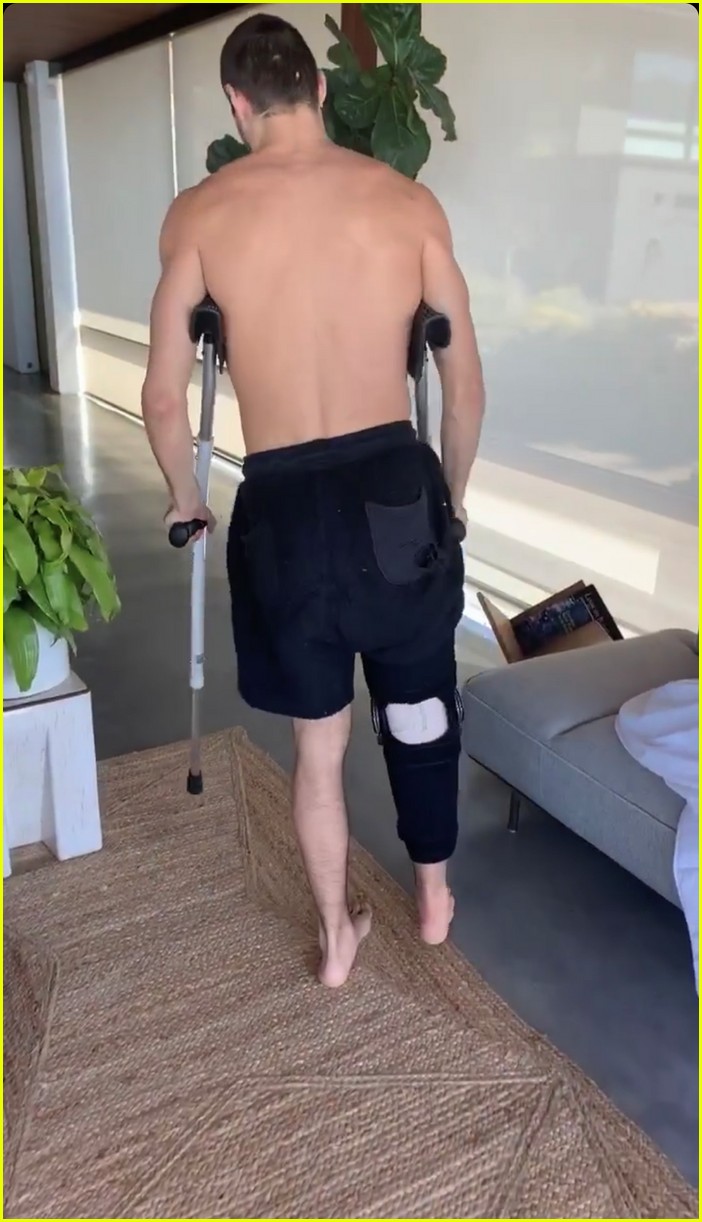 Noah Centineo Shows How He Showers After Undergoing Knee Replacement