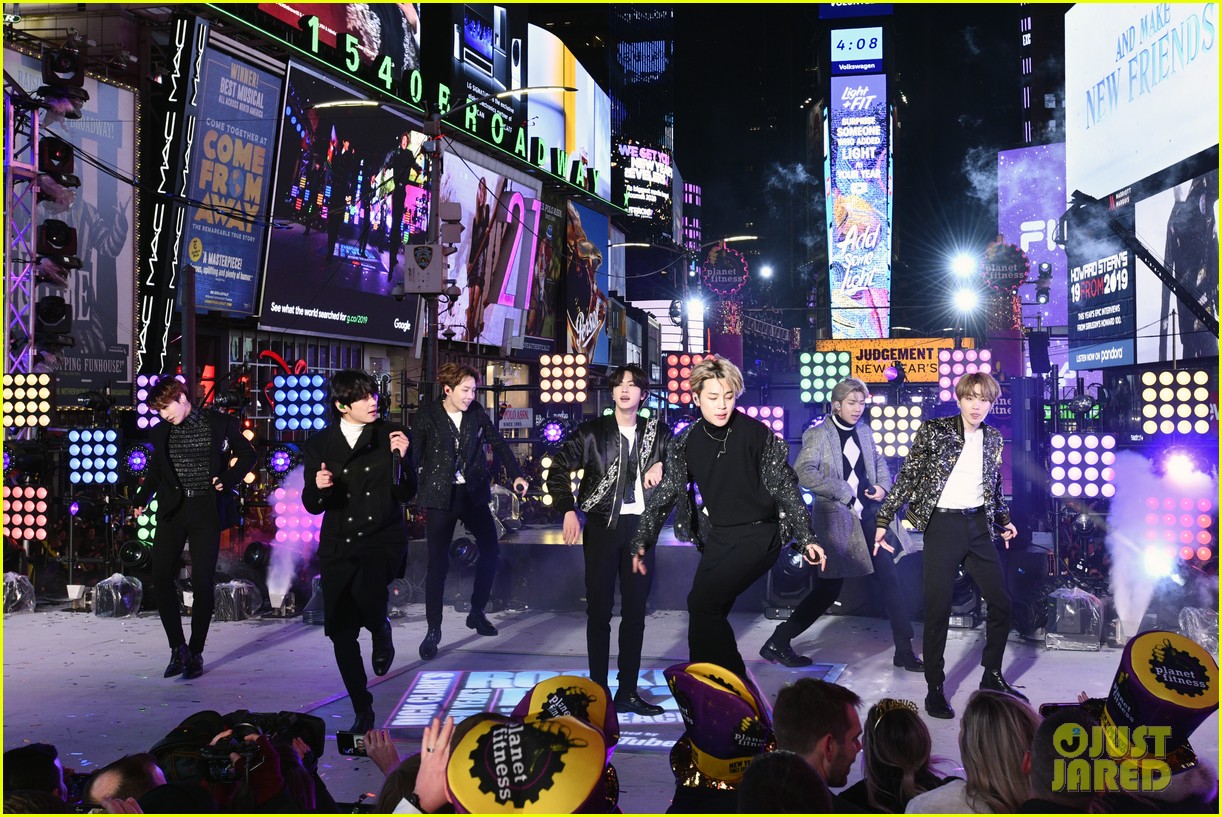 BTS Rule The Stage on 'New Year's Rockin' Eve 2020'!: Photo 4407752