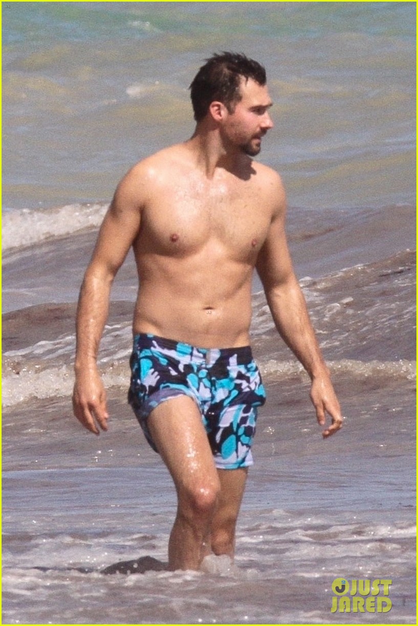 James Maslow Takes A Dip In The Ocean While On Vacation In Mexico