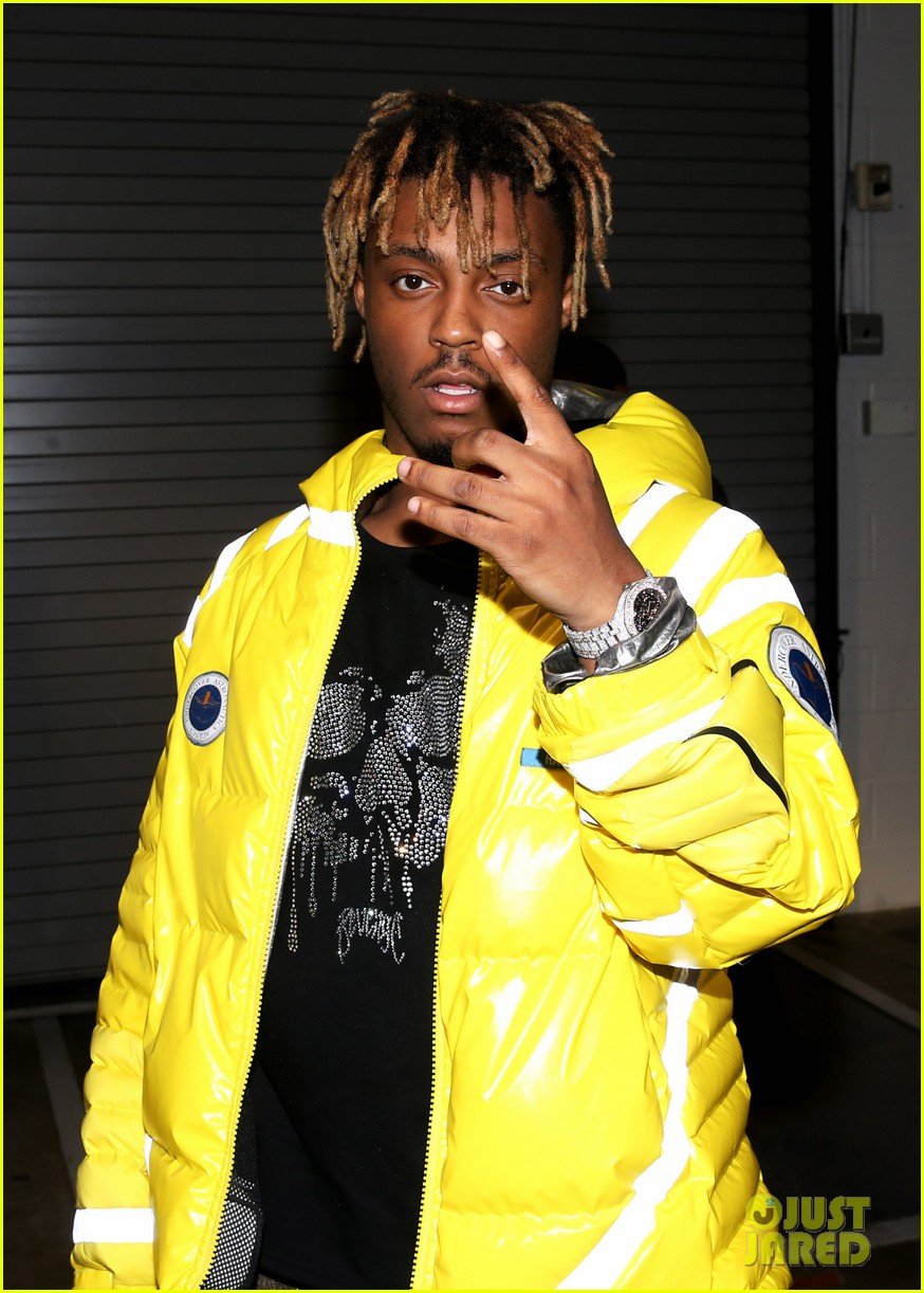 Juice Wrld Dead Rapper Dies Suddenly at 21 Photo 4399909 juice