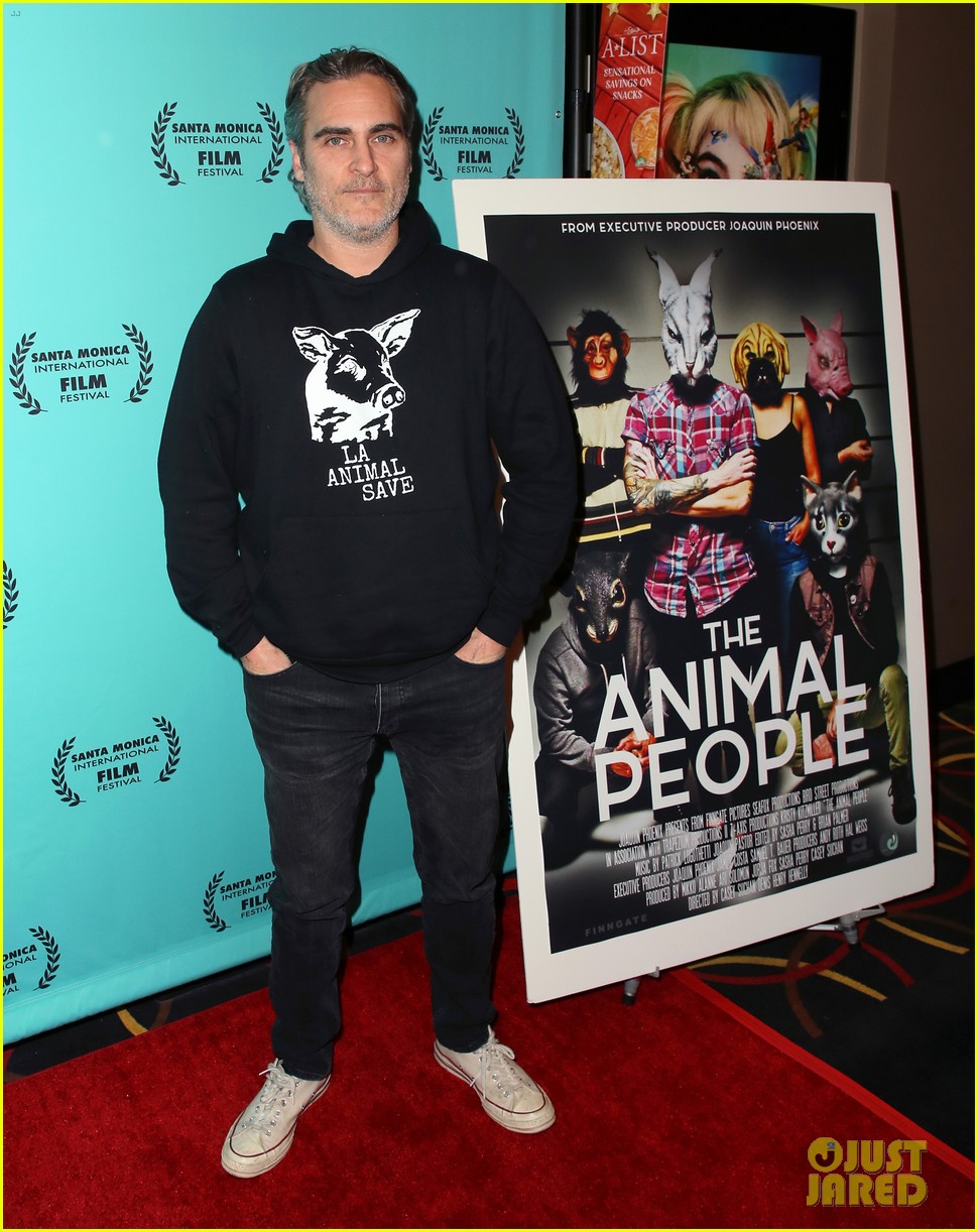 joaquin-phoenix-screening-the-animal-people-santa-monica-film-fest-08.jpg