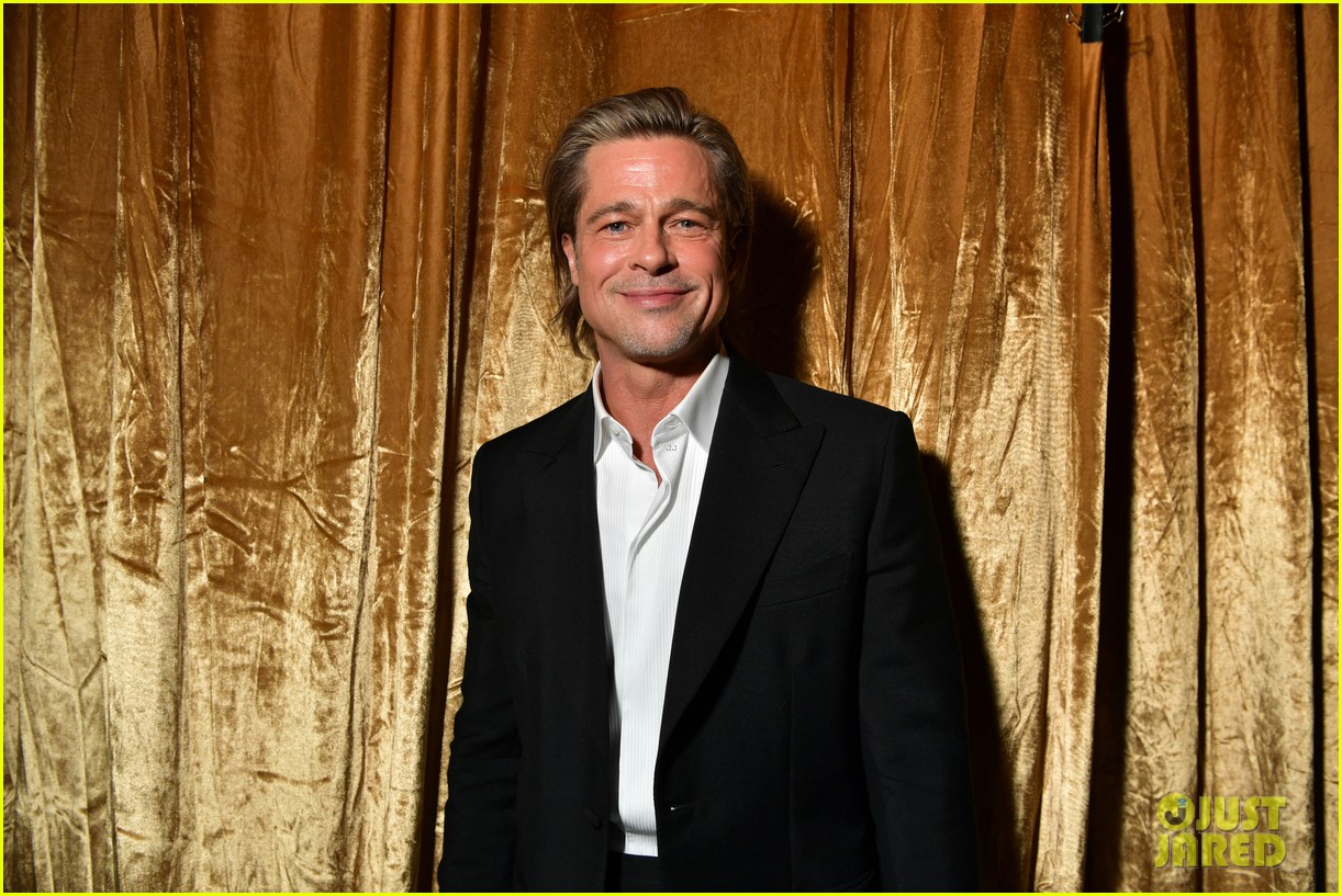 Brad Pitt Jokes About His Tinder Profile During SAG Awards 2020