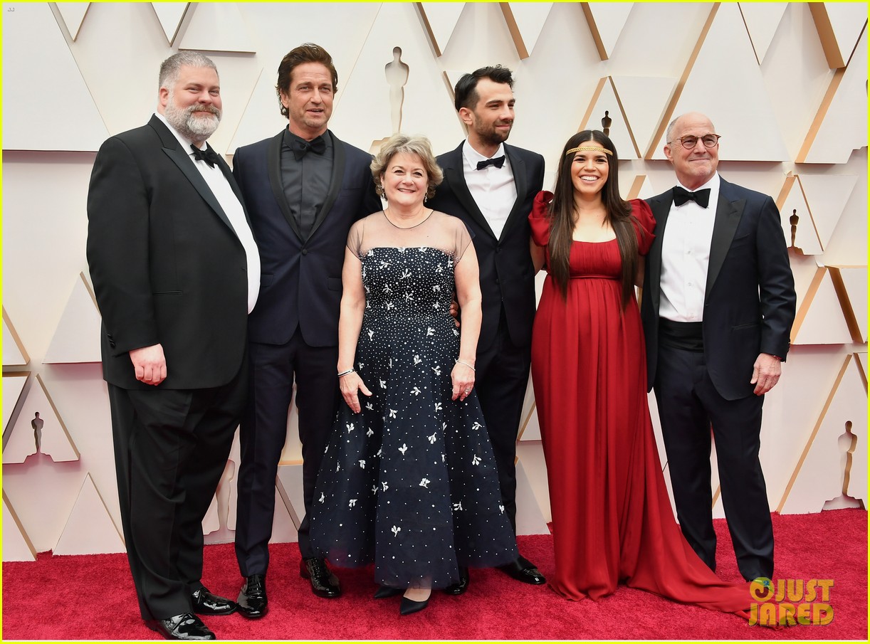America Ferrera Cradles Baby Bump at Oscars 2020: Photo 4433484 | 2020