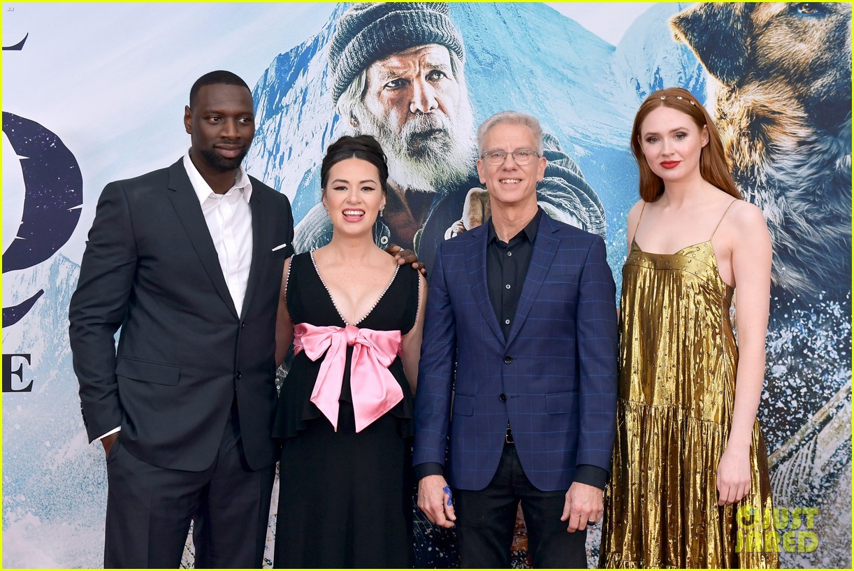 Harrison Ford Joins His Co-Stars at 'The Call of the Wild' Premiere in