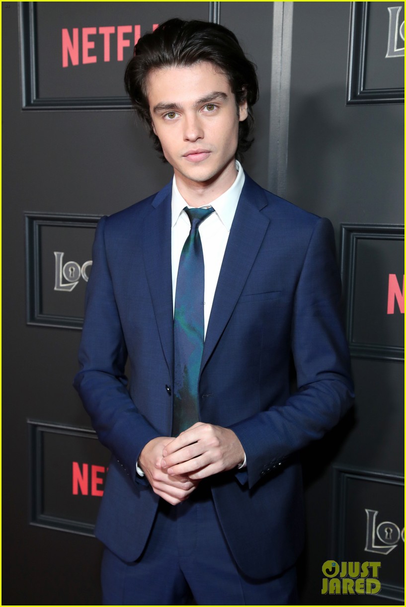 Netflix's 'Locke & Key' Cast Celebrate Their Series Premiere!: Photo