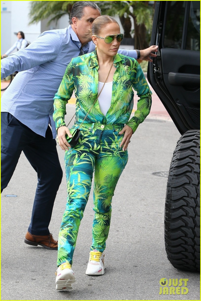 iconic jlo outfit