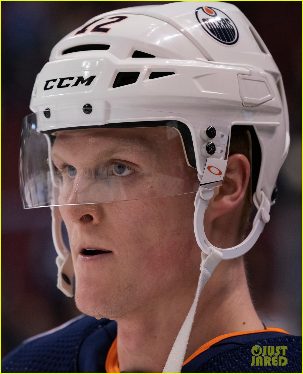 Colby Cave Dead NHL Player Dies at 25 Photo 4453769 Colby Cave