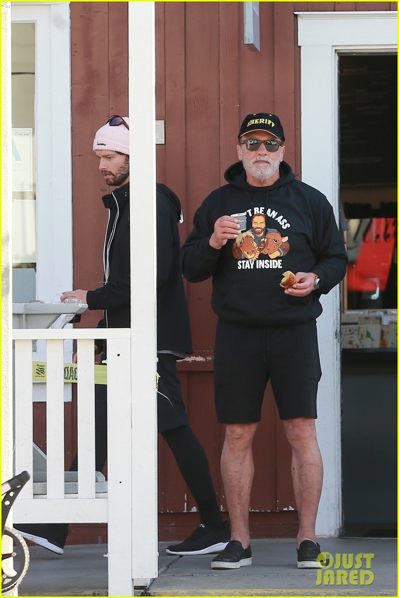Arnold Schwarzenegger Reminds Us To Stay Inside With Funny Hoodie Photo Arnold Schwarzenegger Patrick Schwarzenegger Pictures Just Jared