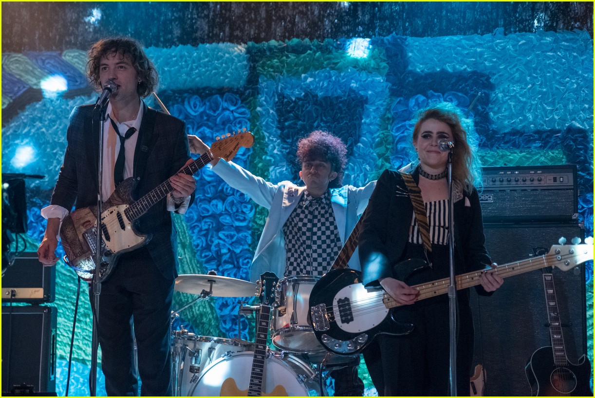 'Valley Girl' Musical Adaptation Debuts Trailer, Poster & First Look