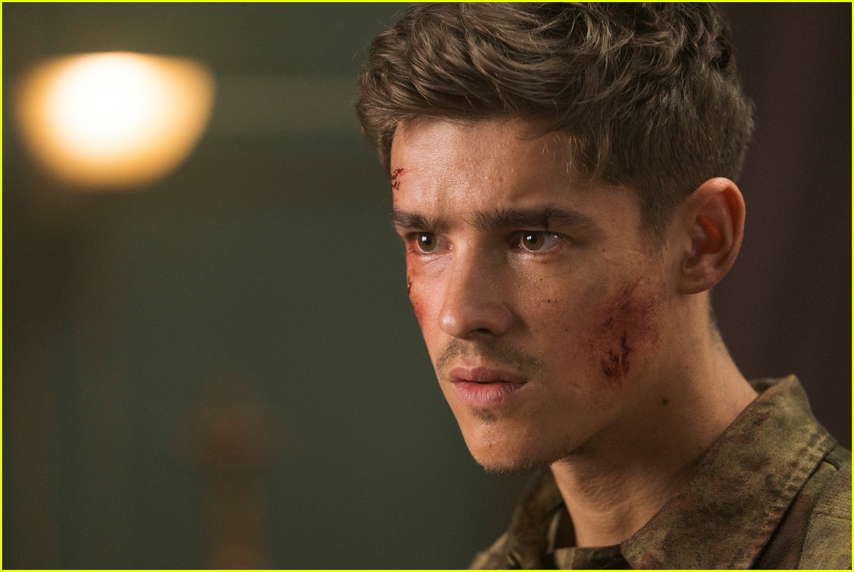 Brenton Thwaites & Skylar Astin Are WWII Soldiers 'Ghosts of War' Movie Watch the Trailer Brenton Thwaites & Skylar Astin Are WWII Soldiers 'Ghosts of War' Movie Watch the Trailer